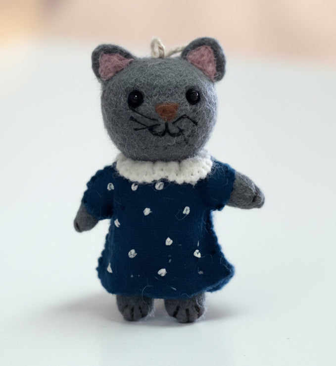 ethik felt || cats with dresses