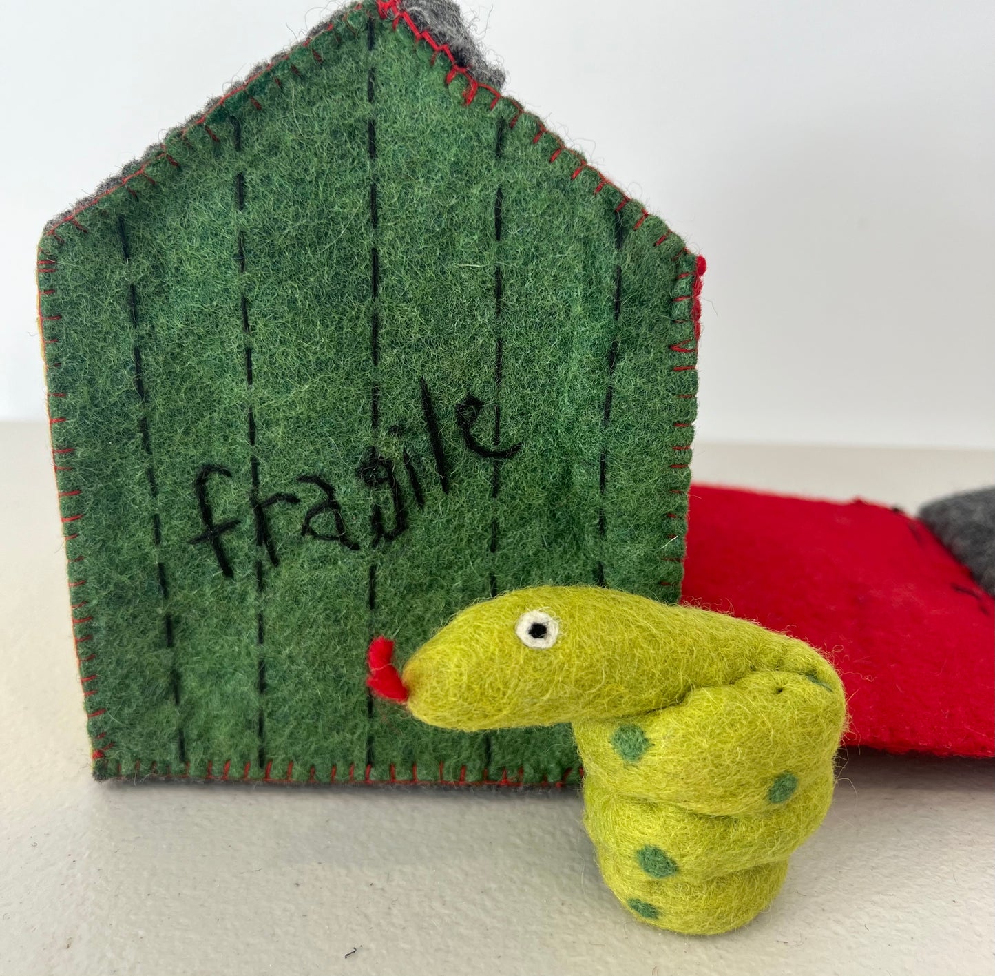 ethik felt || dear zoo box