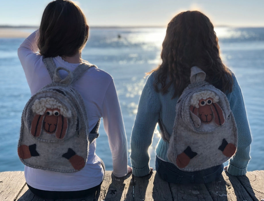 ethik felt || animal backpack