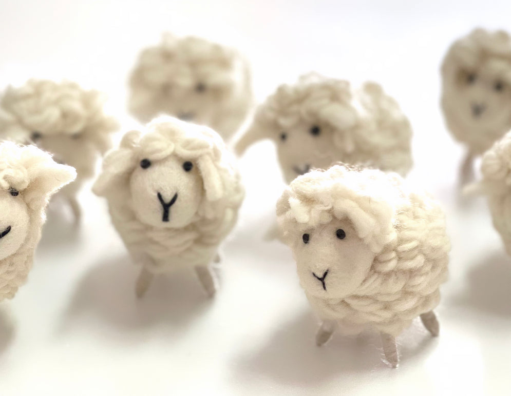 ethik felt || tiny sheep toy