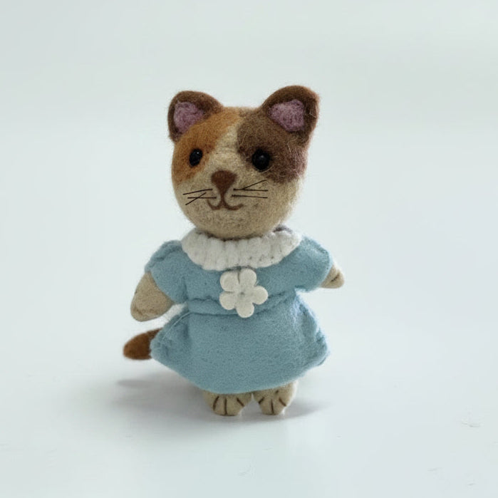 ethik felt || cats with dresses