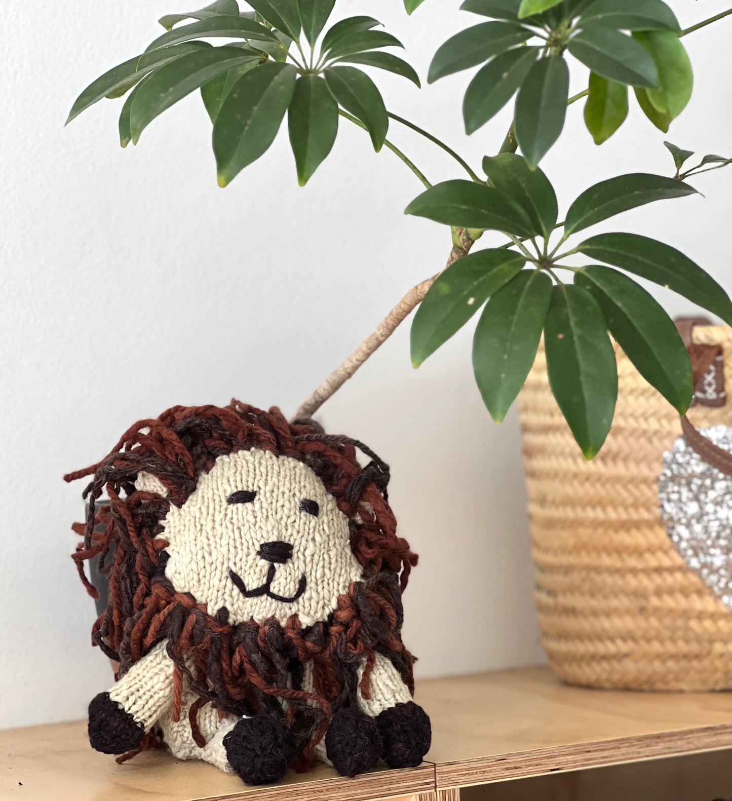 kenana knitters || safari lion