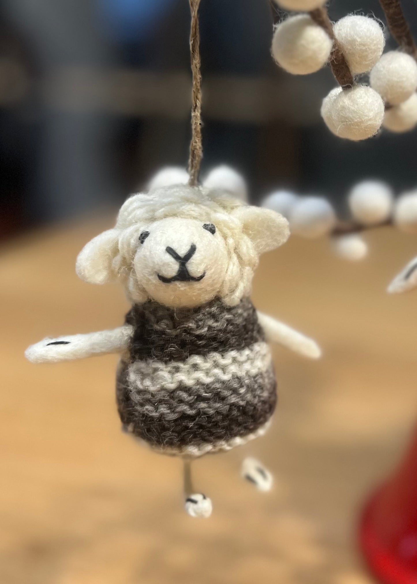 ethik felt || sheep with knitted jacket decoration