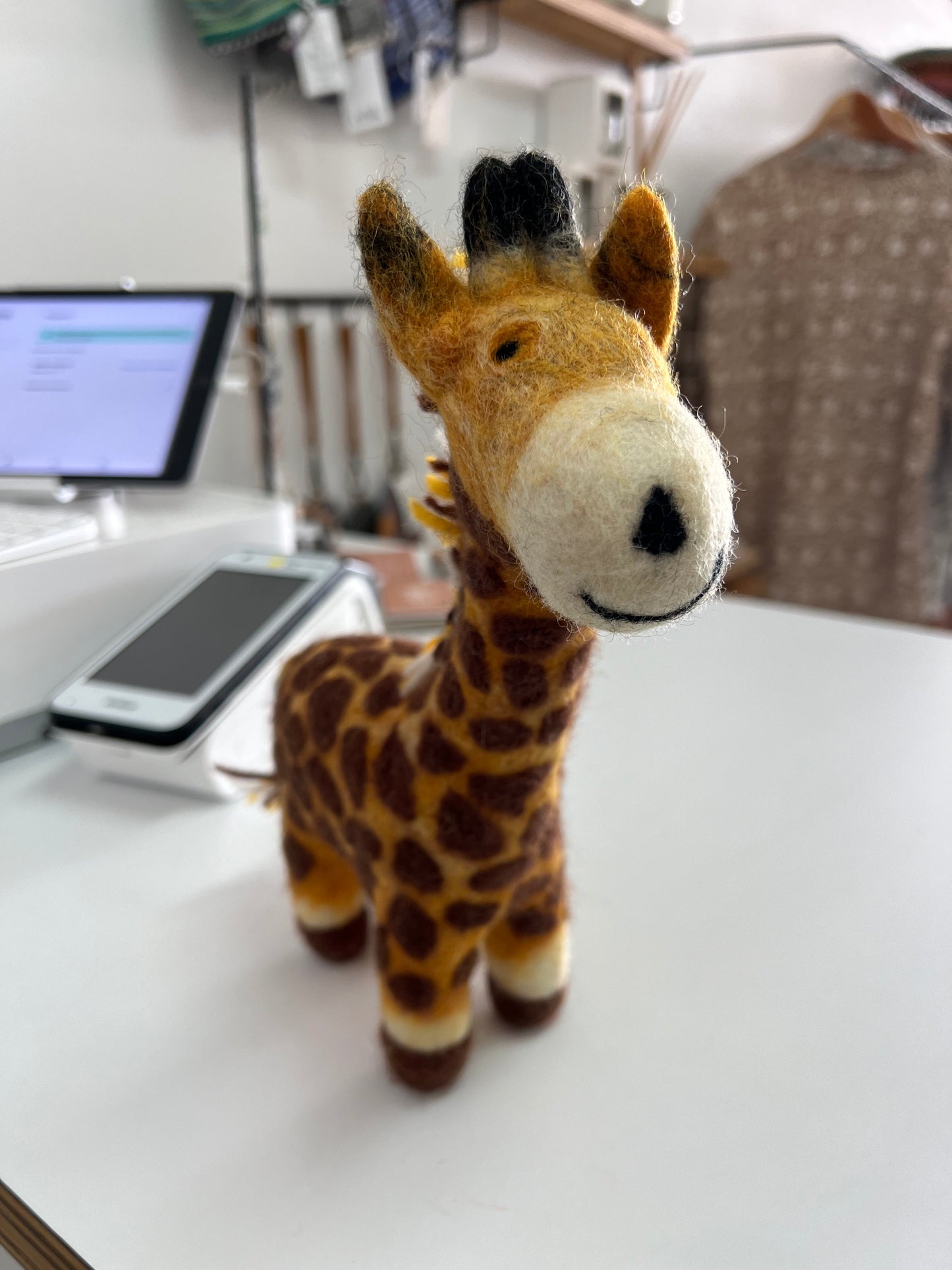 ethik felt || baby giraffe