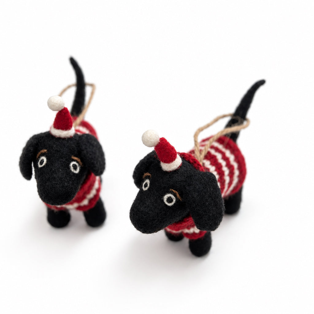 ethik felt || sausage dog with knitted jumper