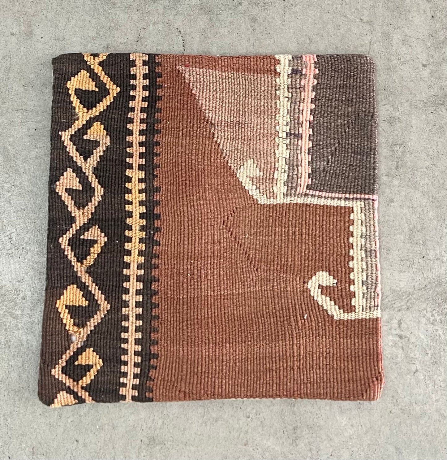 ethik cushion || up cycled Turkish carpet
