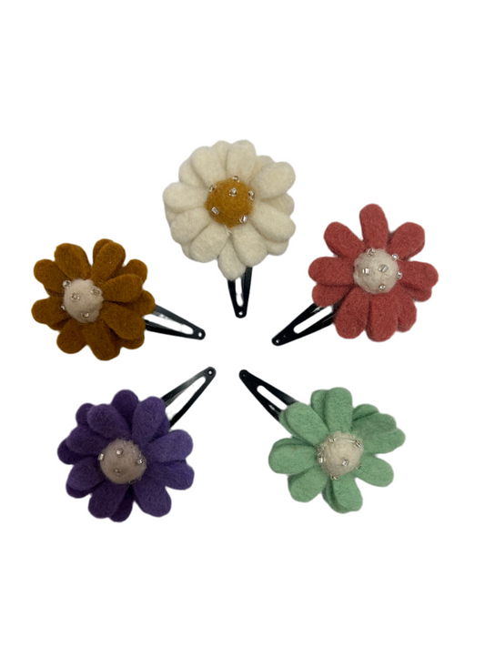 ethik felt || flower clips