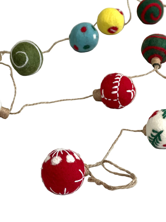 ethik felt || xmas bauble garland