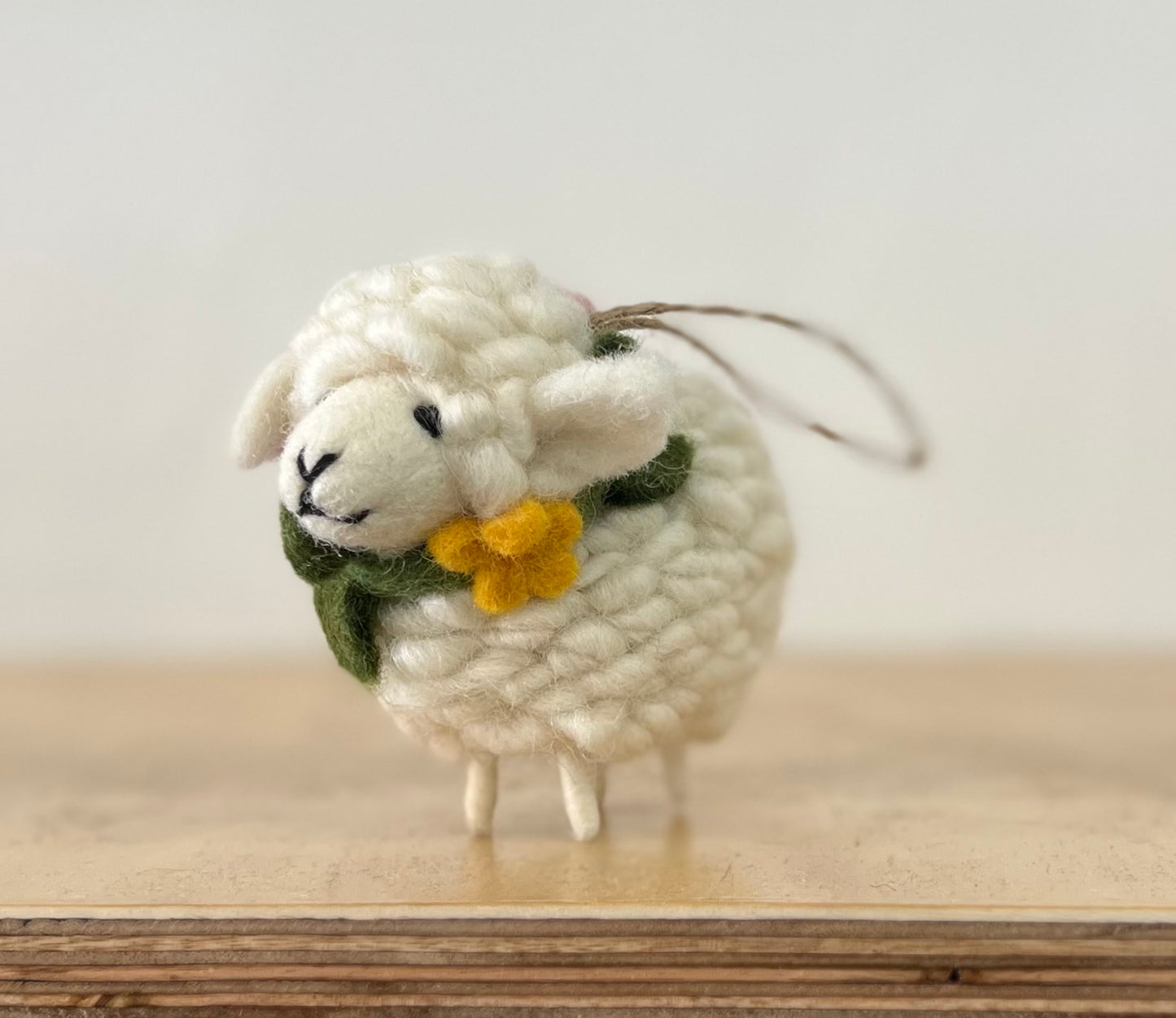 ethik felt || thick loop sheep with flower necklace