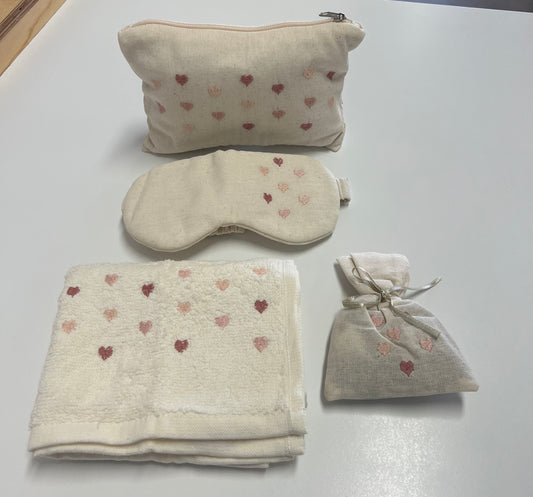 Nahil women’s co-op || embroidered 💕 gift set