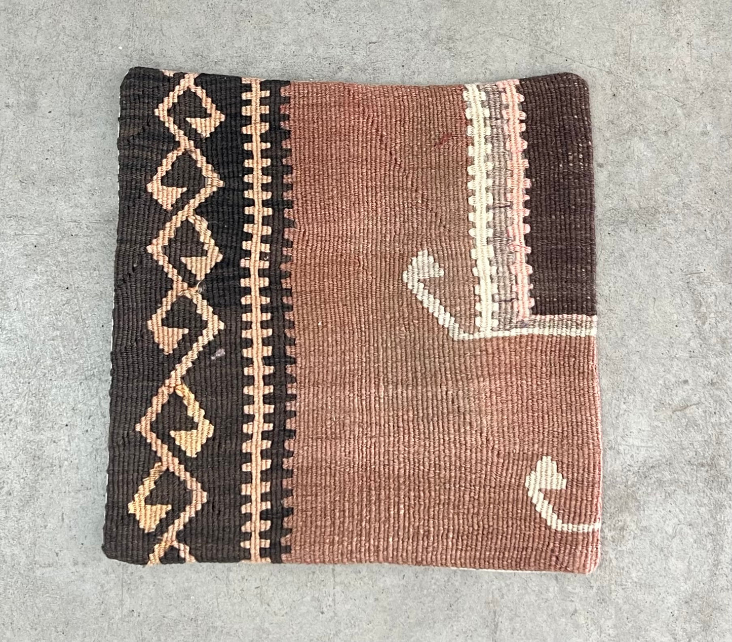 ethik cushion || up cycled Turkish carpet