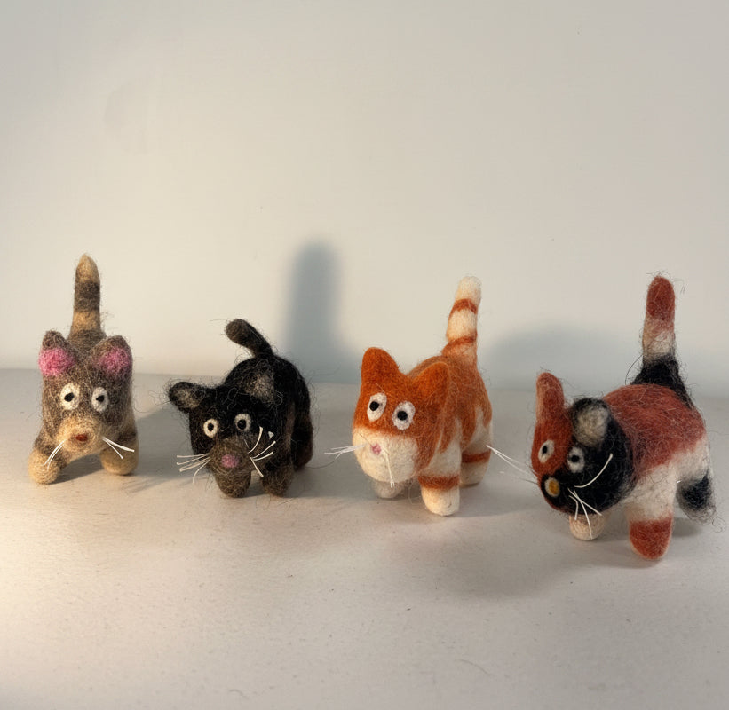 ethik felt || tiny cute cats