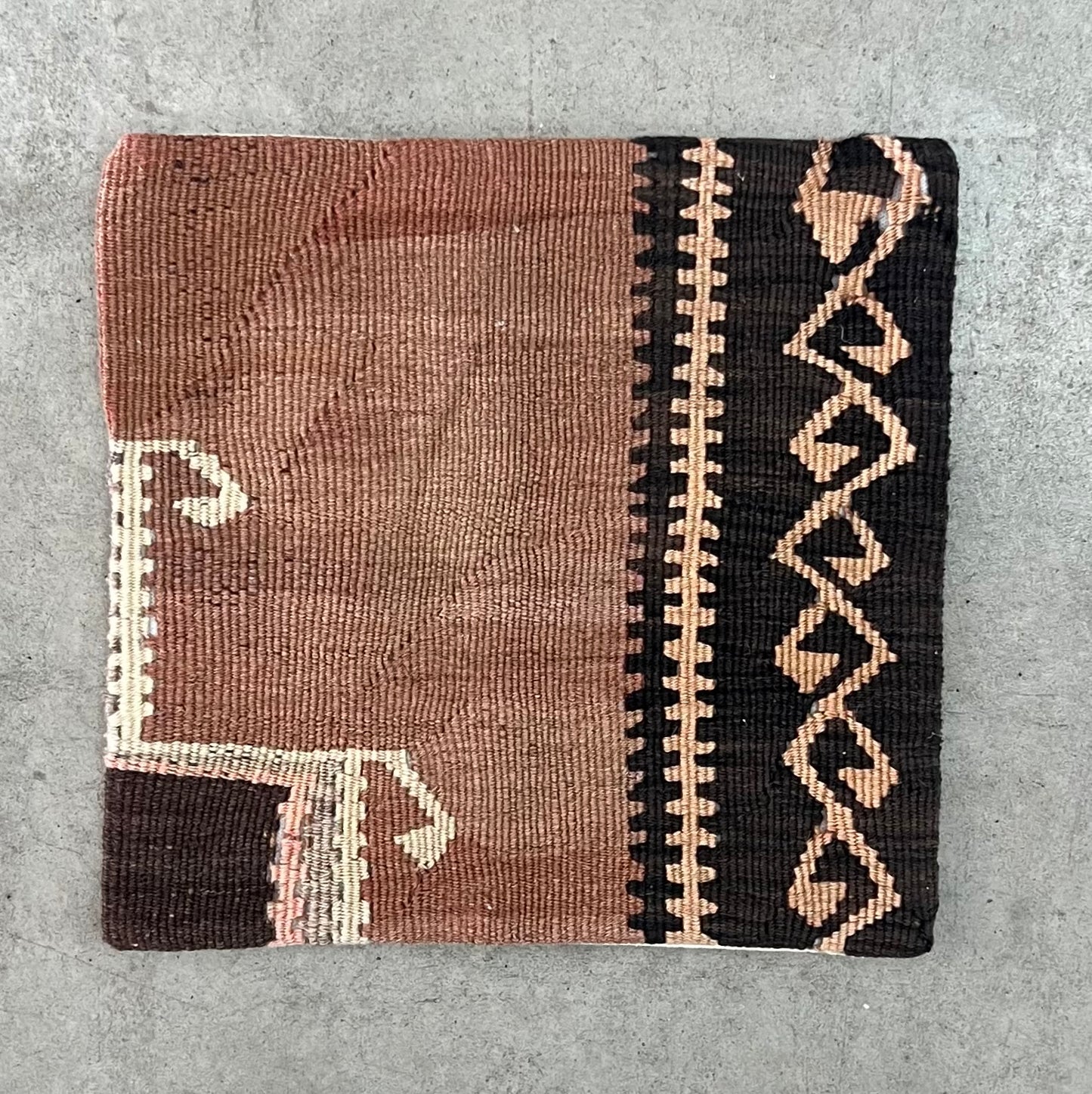 ethik cushion || up cycled Turkish carpet