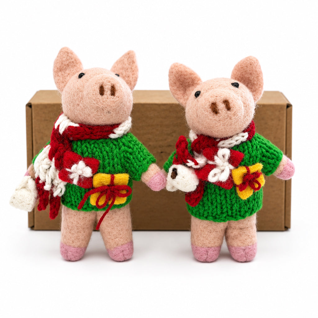 ethik felt || pig with knitted jumper decoration