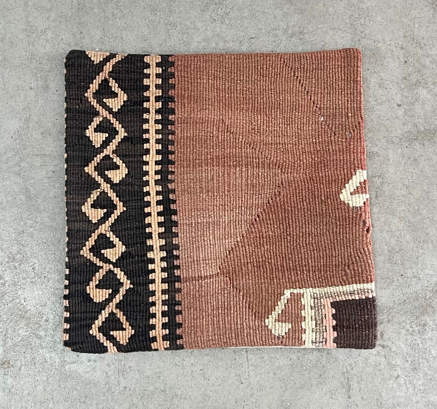 ethik cushion || up cycled Turkish carpet