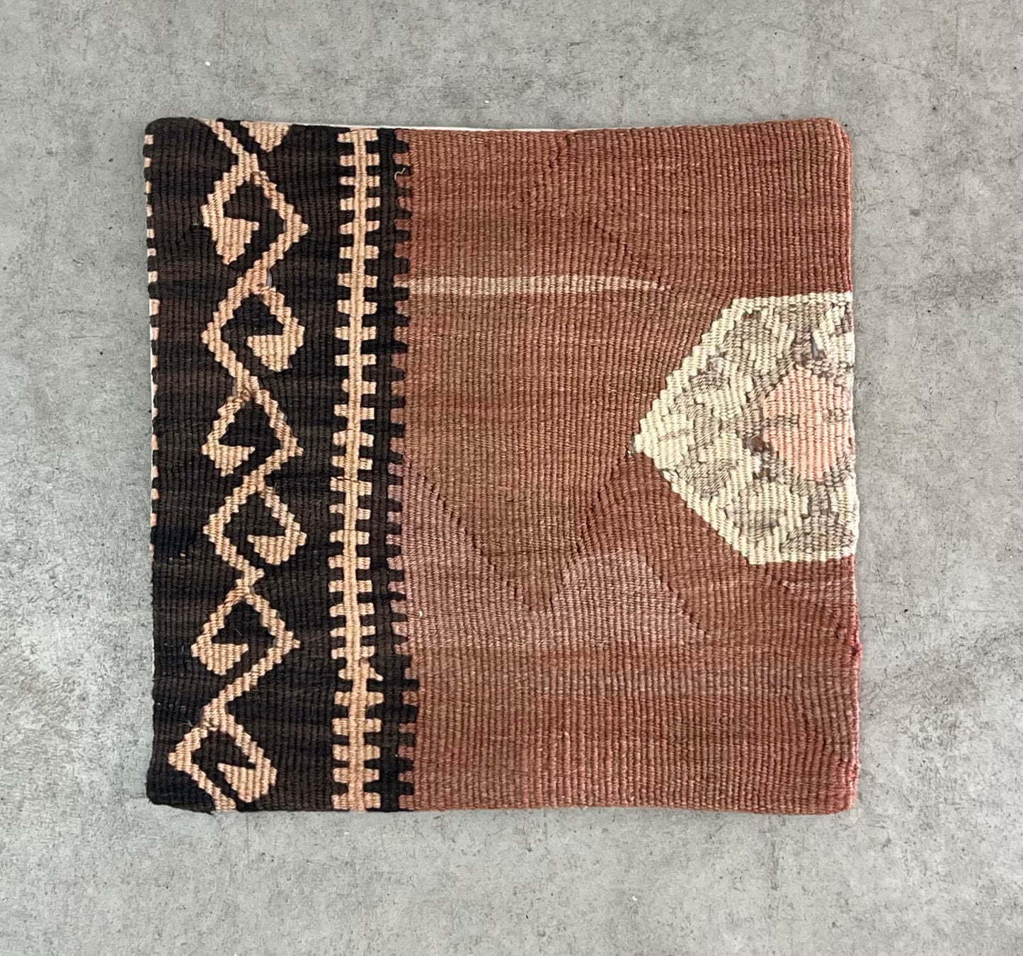 ethik cushion || up cycled Turkish carpet