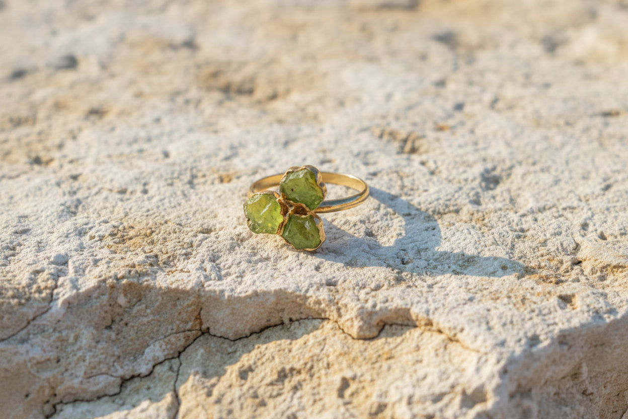 Jaipur gold || 3 stone rough cut ring