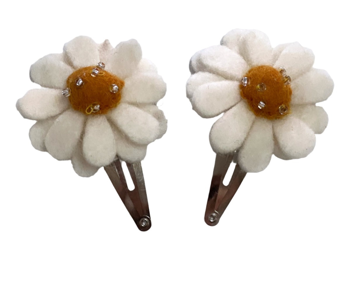 ethik felt || flower clips