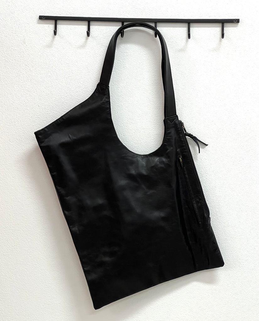 “Cara” leather bag