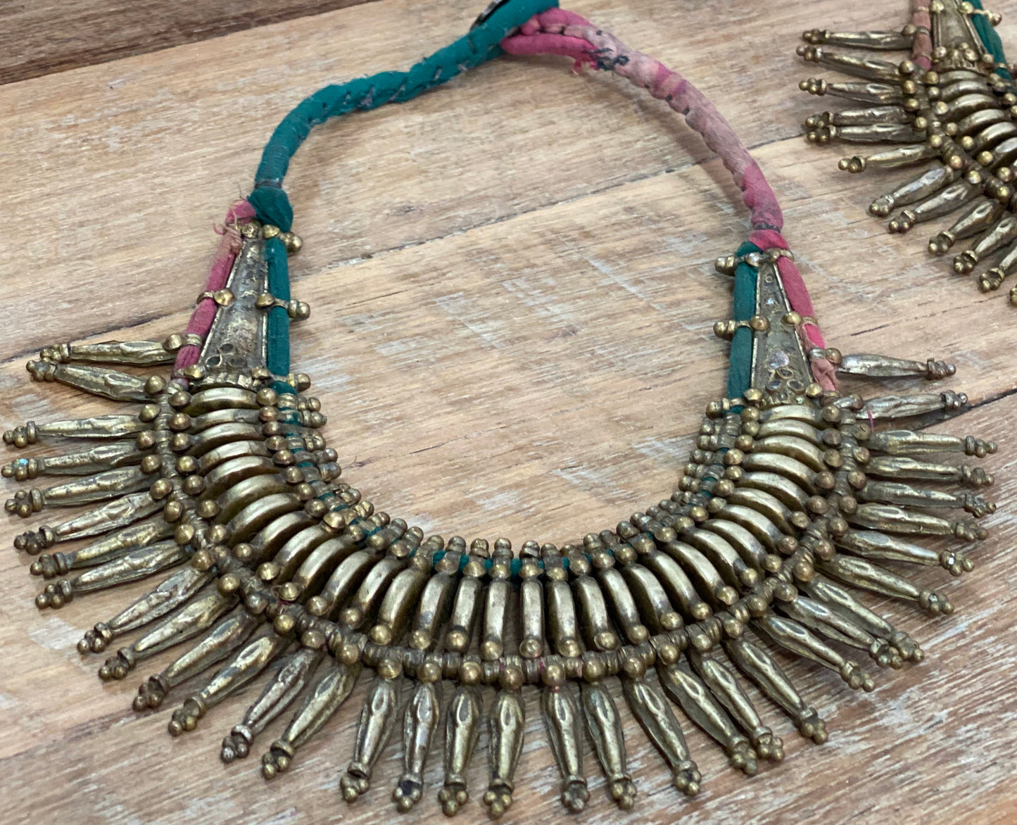 “Tharu” spike necklace